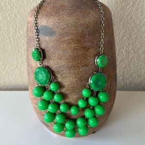 GREEN BEADED STATEMENT NECKLACE